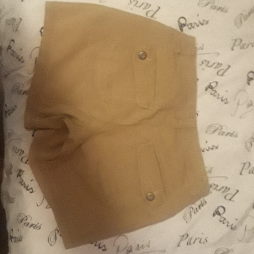 Shorts - Picture 2 of 3